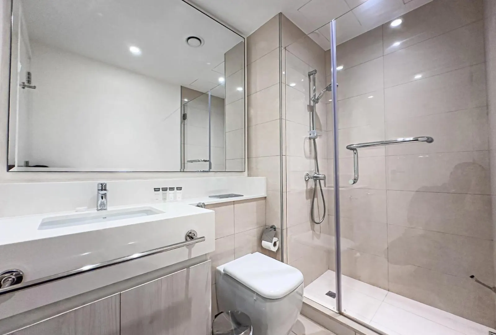 Elegant 3 Bed In Park Point, Dubai Hills Estate Apartment